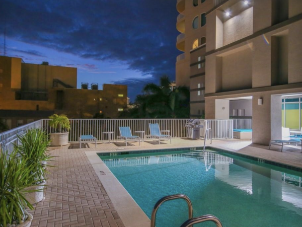 Two Bedroom Vacation Condo in Sarasota Sleeps 4 Guests